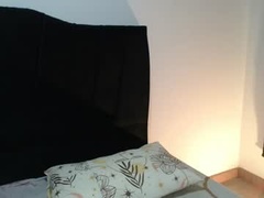 Recent screenshot of _mia_hot01