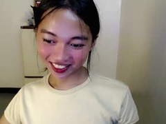 Recent screenshot of _petitemary69