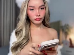 Recent screenshot of adrianna_limaxx