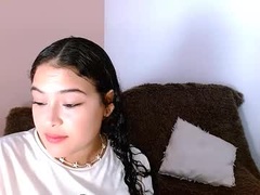 Recent screenshot of amira_moon_