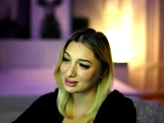 Recent screenshot of amira_velvet