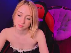 Recent screenshot of anora_babe