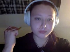 Recent screenshot of ariakinkygirl