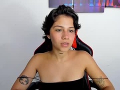 Recent screenshot of ashleytravis_