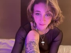 Recent screenshot of avril_poesy