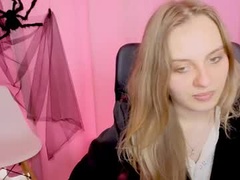 Recent screenshot of bella_swonn_