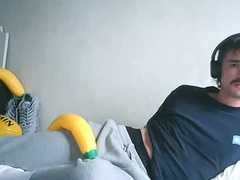 Recent screenshot of cheeky_bi_kiwi