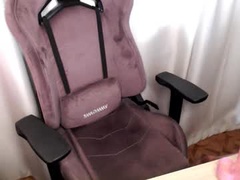 Recent screenshot of chloe_cat_paws
