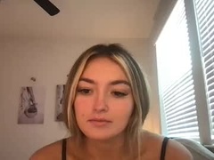 Recent screenshot of chloehartxo