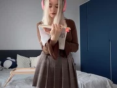 Recent screenshot of crave_eveline