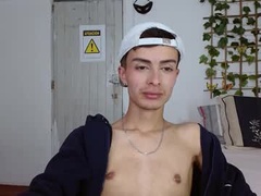 Recent screenshot of easyboyxx