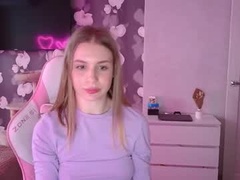Recent screenshot of emilia_mur_