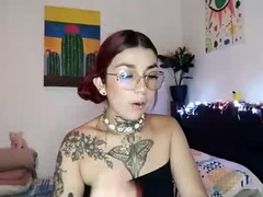 Recent screenshot of emilywhitee_