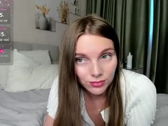 Recent screenshot of girlforlove_