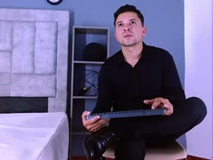 Recent screenshot of hey_noah