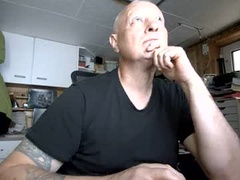 Recent screenshot of iwalknaked