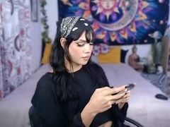 Recent screenshot of khelani_julls