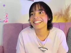 Recent screenshot of khloe_cute_