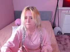 Recent screenshot of kiki_peach