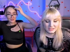 Recent screenshot of kira_kisses_