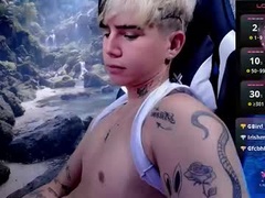 Recent screenshot of kiss_whitee