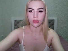 Recent screenshot of lola_lipps