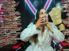 Recent screenshot of love_anna_velvet