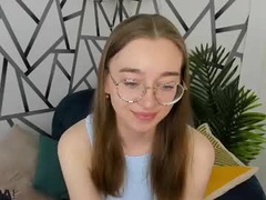 Recent screenshot of lucyy_green
