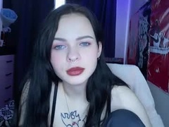 Recent screenshot of molly_kinkli