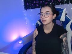 Recent screenshot of niki_foxy
