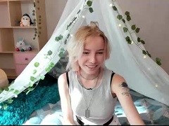 Recent screenshot of pink_lila18