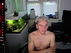 Recent screenshot of rayzel_white