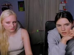 Recent screenshot of salma_velvet