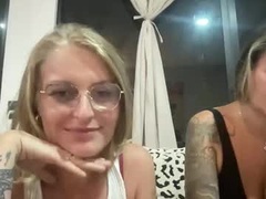 Recent screenshot of sofienextdoor