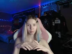 Recent screenshot of tinyblondiedoll