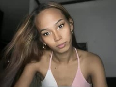 Recent screenshot of xandraluxe_xoxo