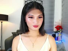 Recent screenshot of yourasianmaxineontop